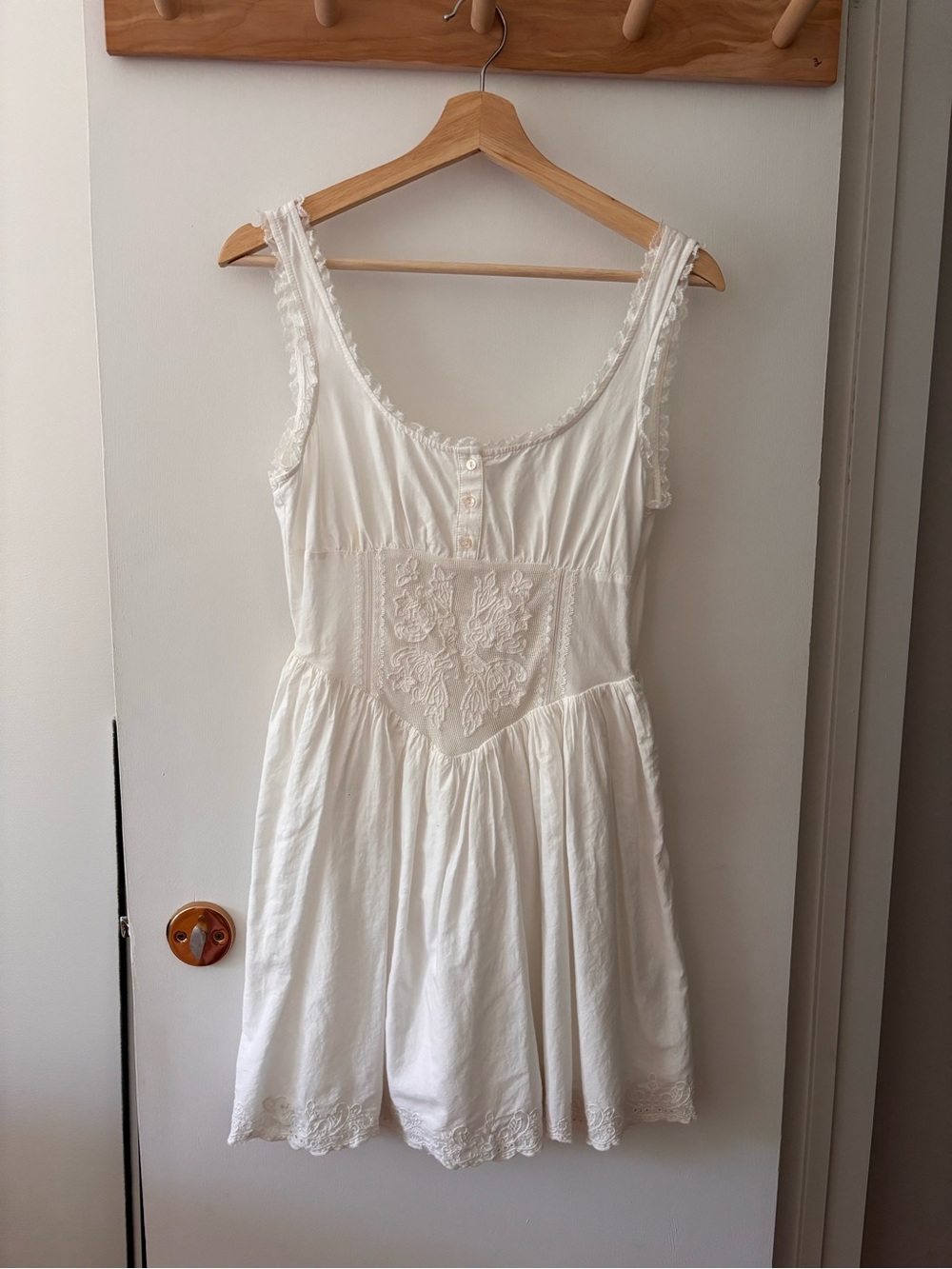 BNWT Zara White Lace-Embroidered Sleeveless Sundress